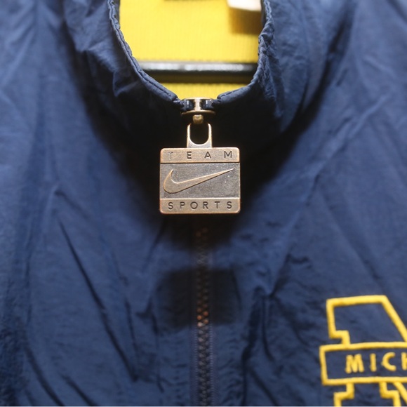 Vintage Nike Michigan Wolverines Jacket - Picture 2 of 6